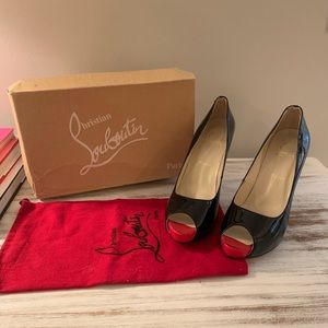 Christian Louboutin Very Privé PeepToe Patent Pump